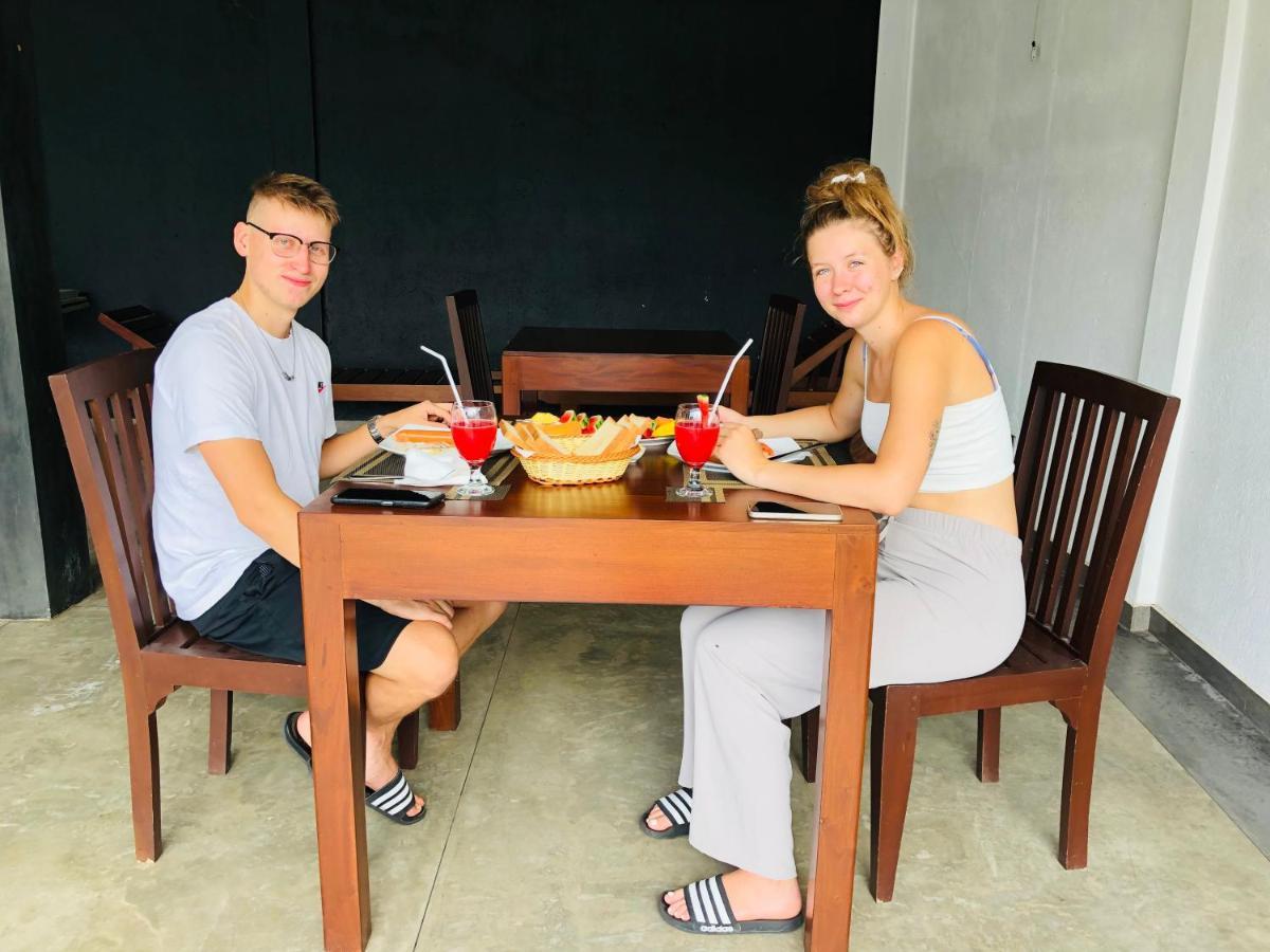 Bony'S Holiday Inn Negombo Zewnętrze zdjęcie