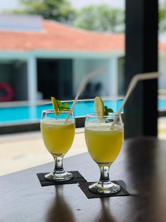 Bony'S Holiday Inn Negombo Zewnętrze zdjęcie