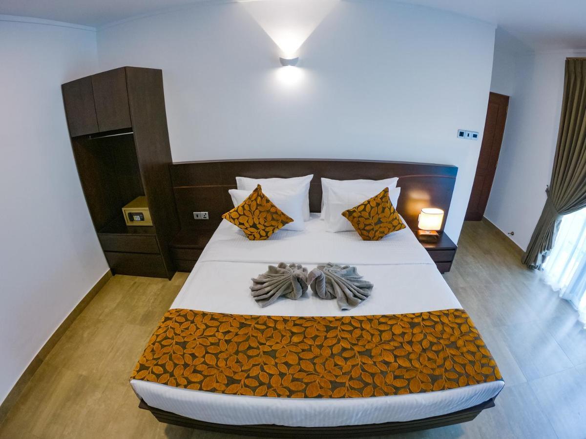Bony'S Holiday Inn Negombo Zewnętrze zdjęcie