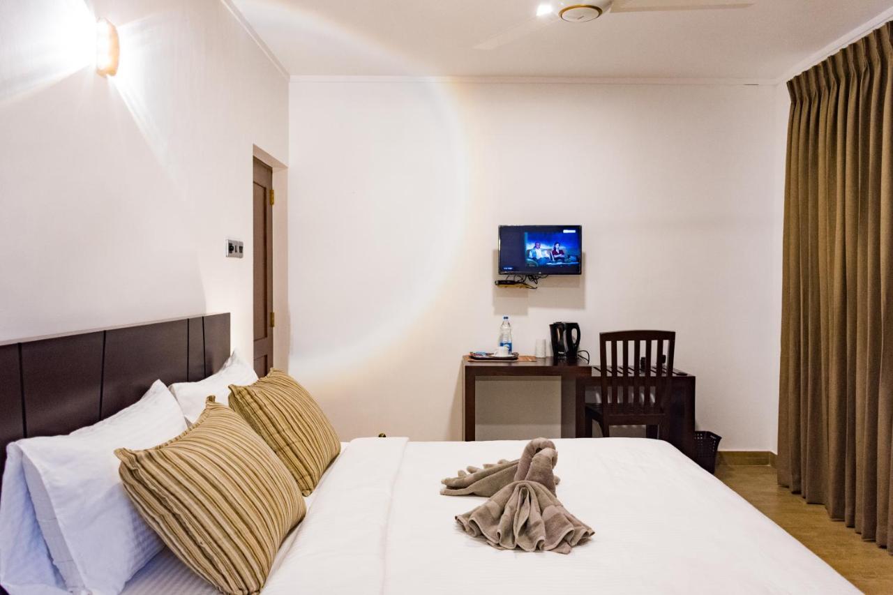 Bony'S Holiday Inn Negombo Zewnętrze zdjęcie