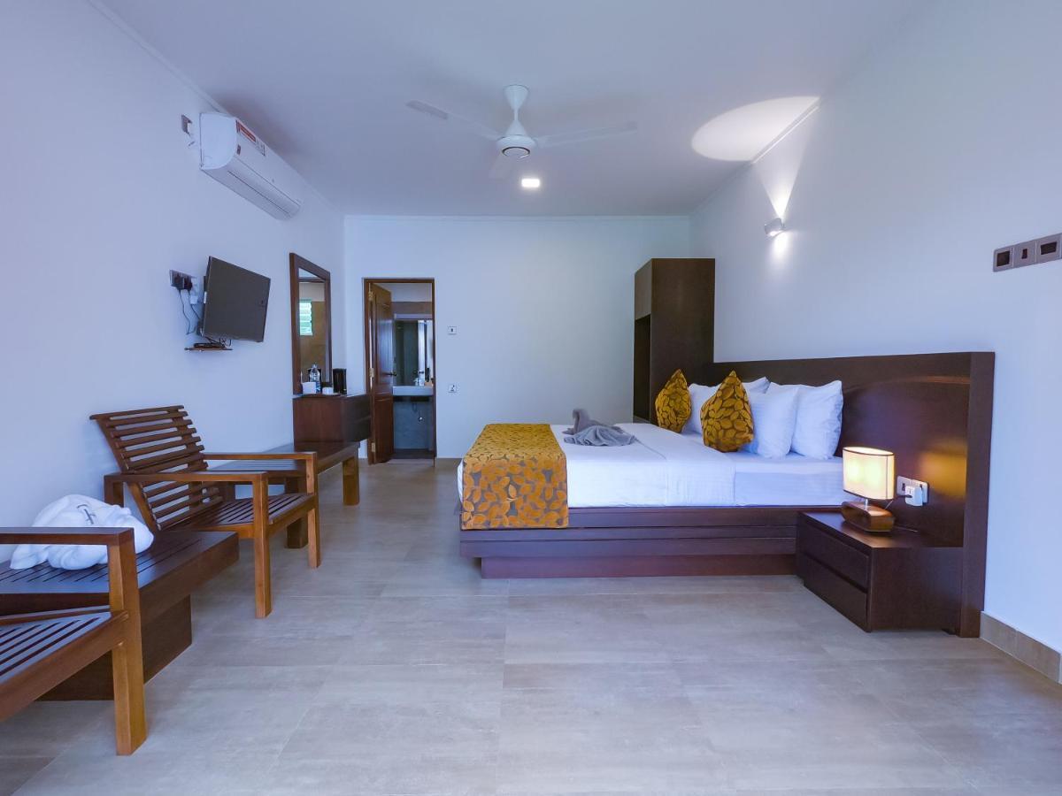 Bony'S Holiday Inn Negombo Zewnętrze zdjęcie