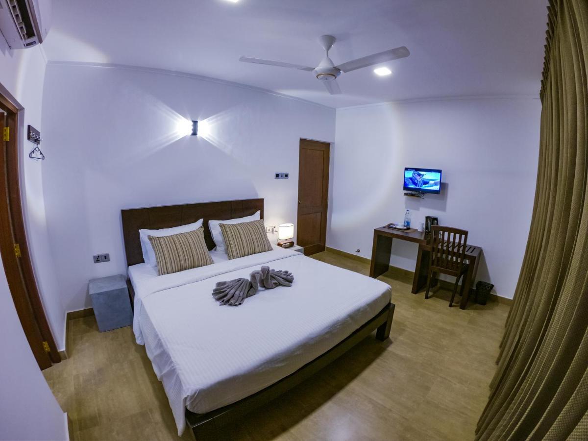 Bony'S Holiday Inn Negombo Zewnętrze zdjęcie